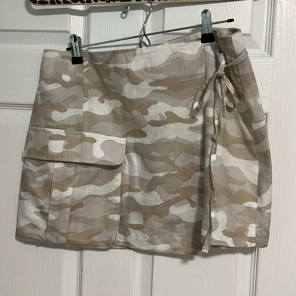 Mini Zara Cream Military print Cargo Neutral Wrap Mini Skirt size L NWT